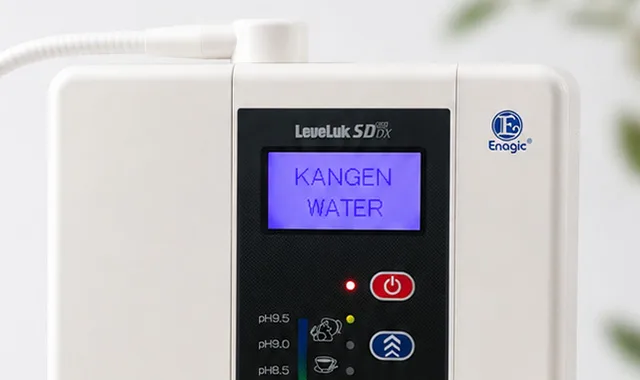 LCD displej SD501DX zobrazujúci „Kangen Water"